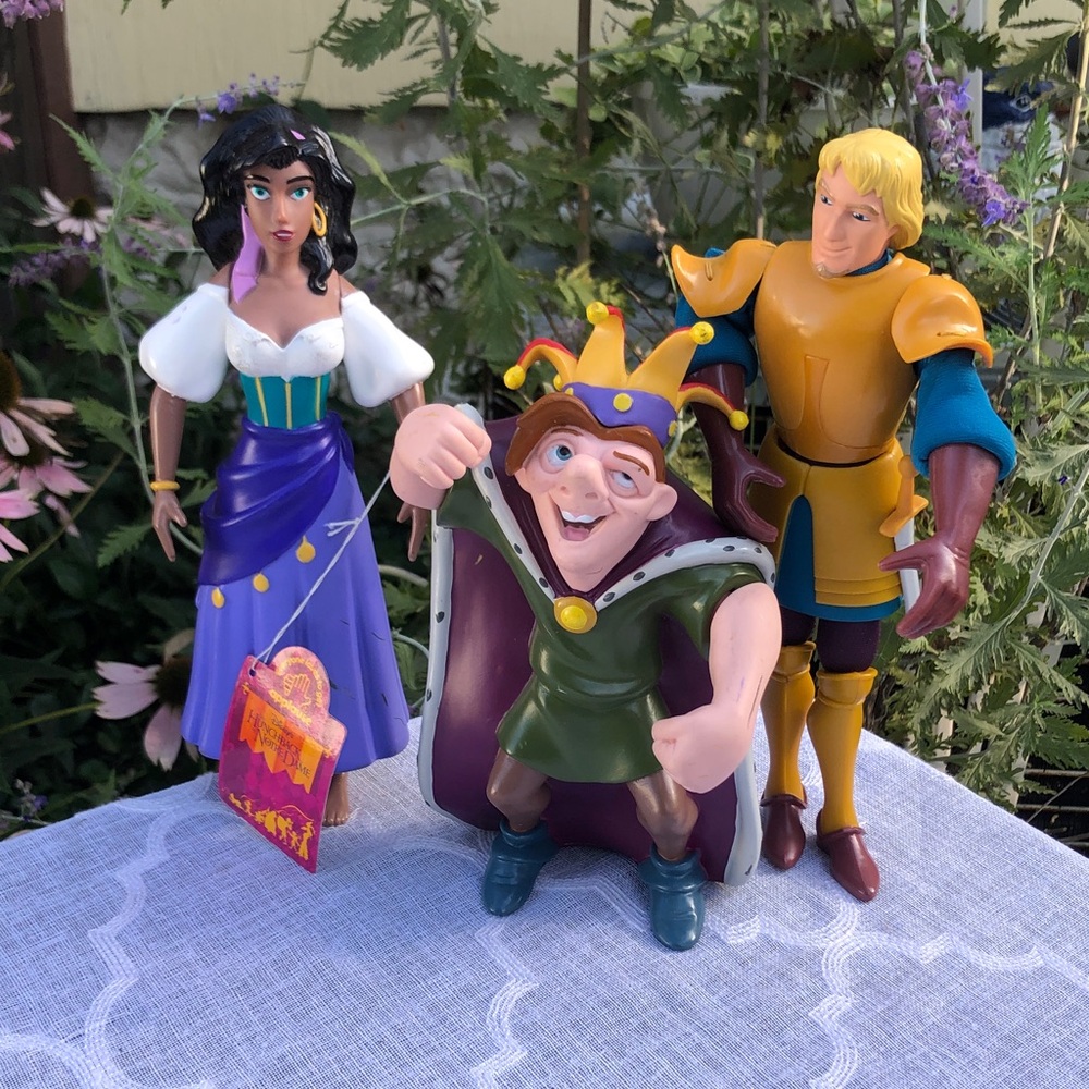 DISNEY Hunchback of Notre Dame large set of 3 Esmeralda Phoebus & Quasimodo